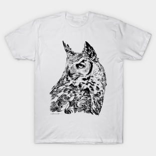 Great Horned Owl Portrait Black and White T-Shirt